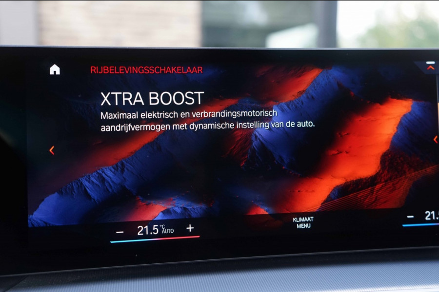 BMW 3 Serie Touring 330e xDrive M-Sport Individual