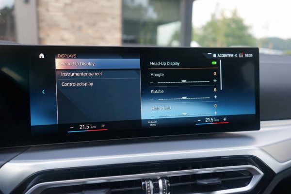 BMW 3 Serie Touring 330e xDrive M-Sport Individual