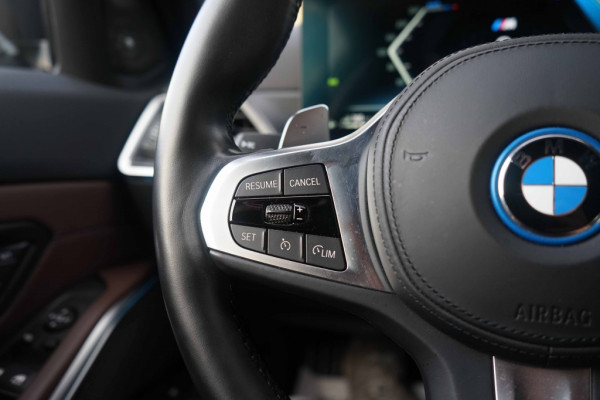 BMW 3 Serie Touring 330e xDrive M-Sport Individual
