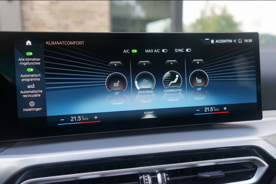 BMW 3 Serie Touring 330e xDrive M-Sport Individual