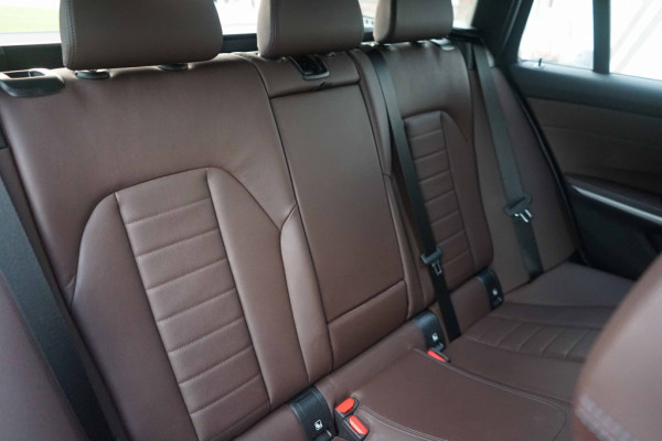 BMW 3 Serie Touring 330e xDrive M-Sport Individual