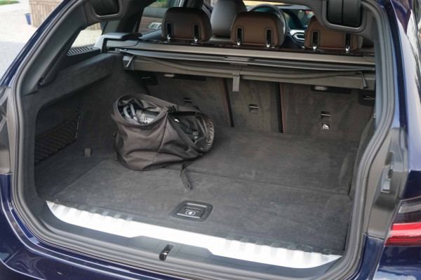 BMW 3 Serie Touring 330e xDrive M-Sport Individual