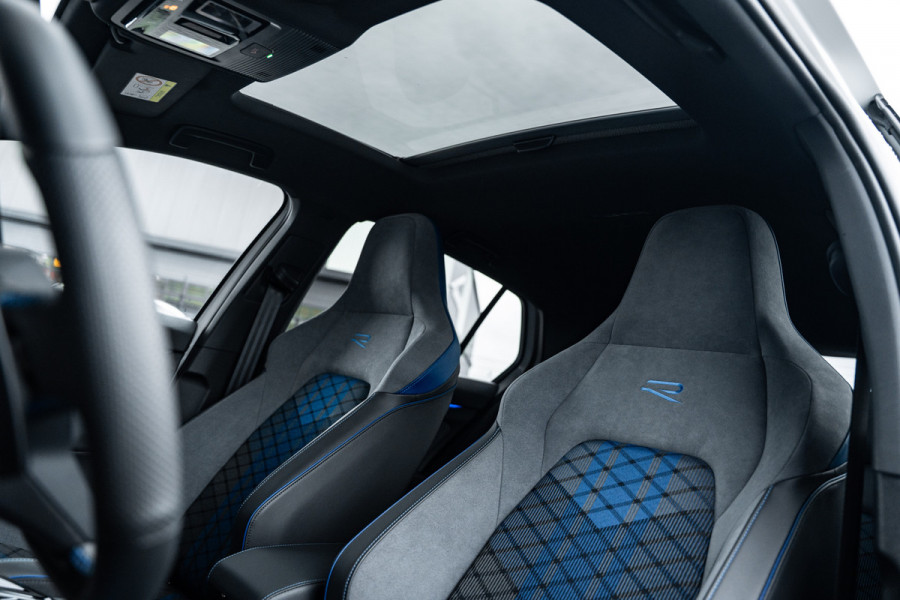 Volkswagen Golf 8.5 R 2.0 TSI 4Motion - R Performance Pack | Akrapovic | Panorama | H&K | Elek. Trekhaak