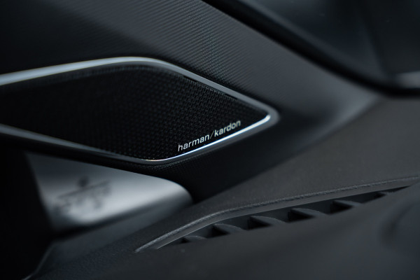 Volkswagen Golf 8.5 R 2.0 TSI 4Motion - R Performance Pack | Akrapovic | Panorama | H&K | Elek. Trekhaak