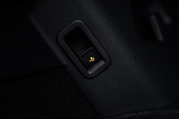 Volkswagen Golf 8.5 R 2.0 TSI 4Motion - R Performance Pack | Akrapovic | Panorama | H&K | Elek. Trekhaak