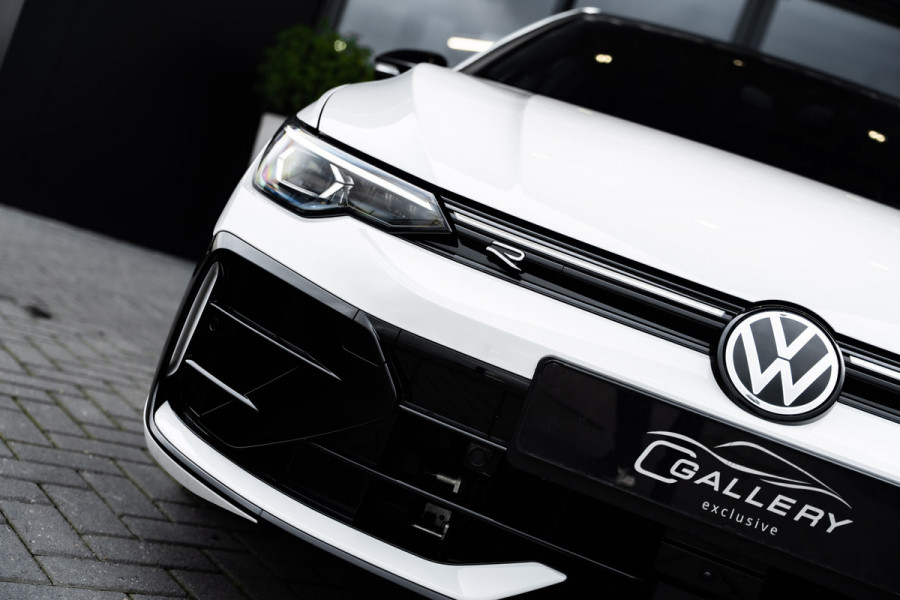 Volkswagen Golf 8.5 R 2.0 TSI 4Motion - R Performance Pack | Akrapovic | Panorama | H&K | Elek. Trekhaak