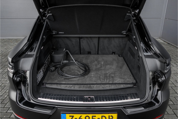 Porsche Cayenne Coupé 3.0 E-Hybrid Sport Design Burmester Inno-Drive Trekhaak 22" 1e Eig BTW