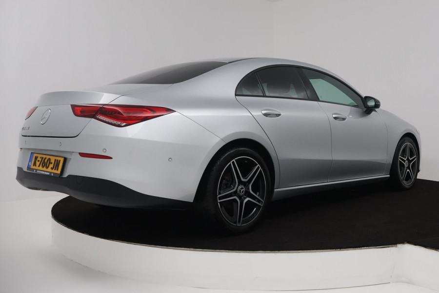 Mercedes-Benz CLA-Klasse 180 Business Solution (STOELVERWARMING, ACHTERUITRIJCAMERA, CRUISE CONTROL, PARKEERSENSOREN)