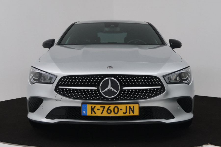 Mercedes-Benz CLA-Klasse 180 Business Solution (STOELVERWARMING, ACHTERUITRIJCAMERA, CRUISE CONTROL, PARKEERSENSOREN)
