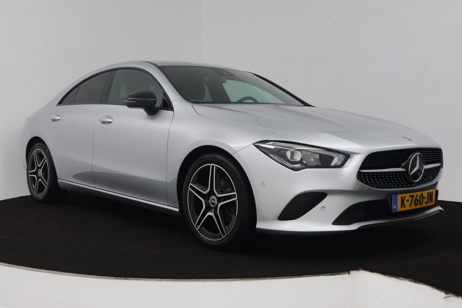 Mercedes-Benz CLA-Klasse 180 Business Solution (STOELVERWARMING, ACHTERUITRIJCAMERA, CRUISE CONTROL, PARKEERSENSOREN)