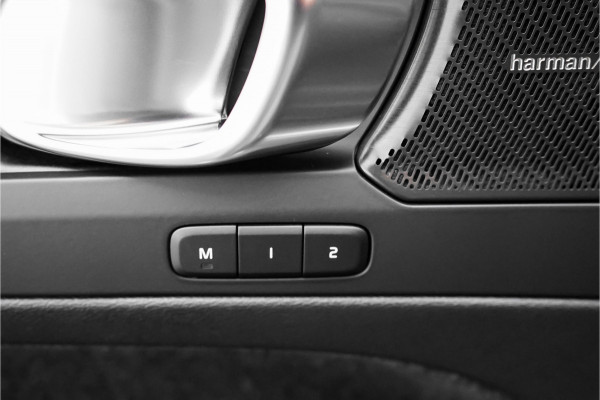 Volvo XC40 Recharge Ultimate Pano H/K ACC 20"