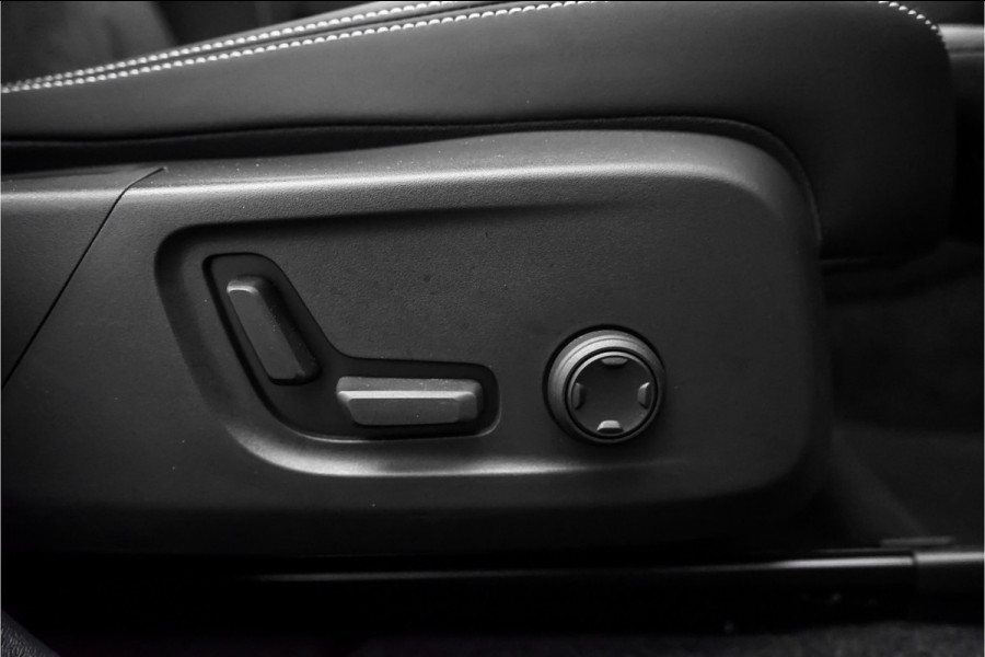 Volvo XC40 Recharge Ultimate Pano H/K ACC 20"