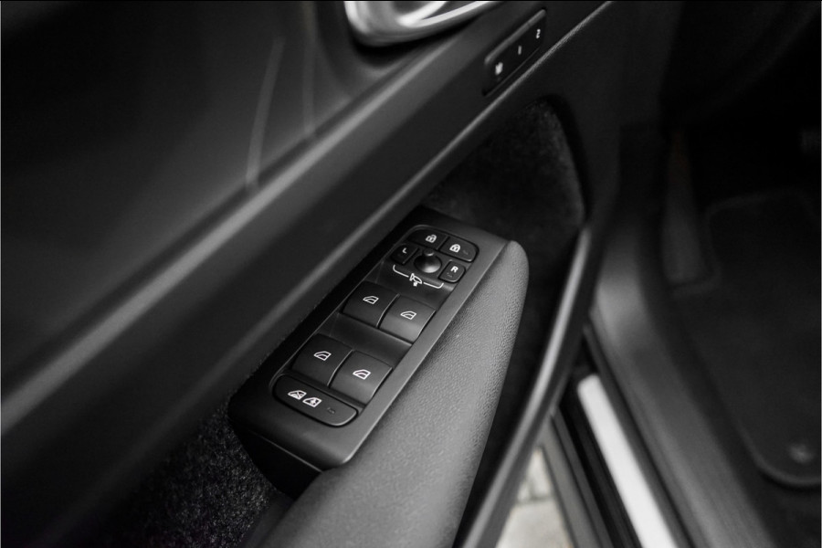 Volvo XC40 Recharge Ultimate Pano H/K ACC 20"