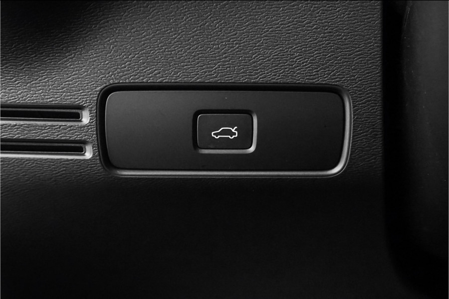 Volvo XC40 Recharge Ultimate Pano H/K ACC 20"