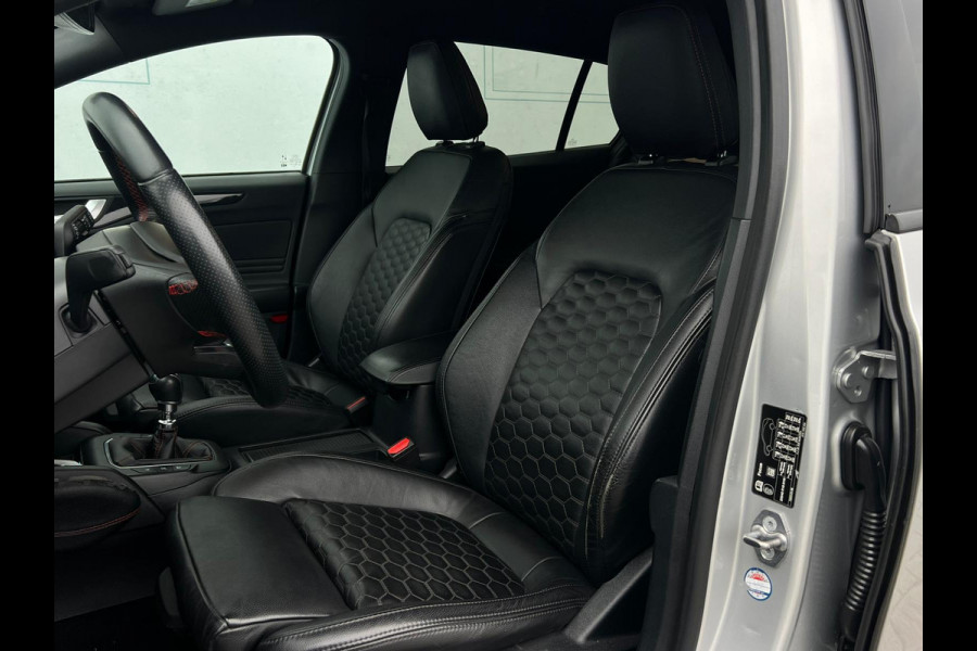 Ford Focus Wagon 1.5 EcoBoost ST Line Business NL AUTO | CARPLAY | CAMERA | LEDER | DEALER ONDERH | AFN. TREKHAAK | STUURWIEL VERW |