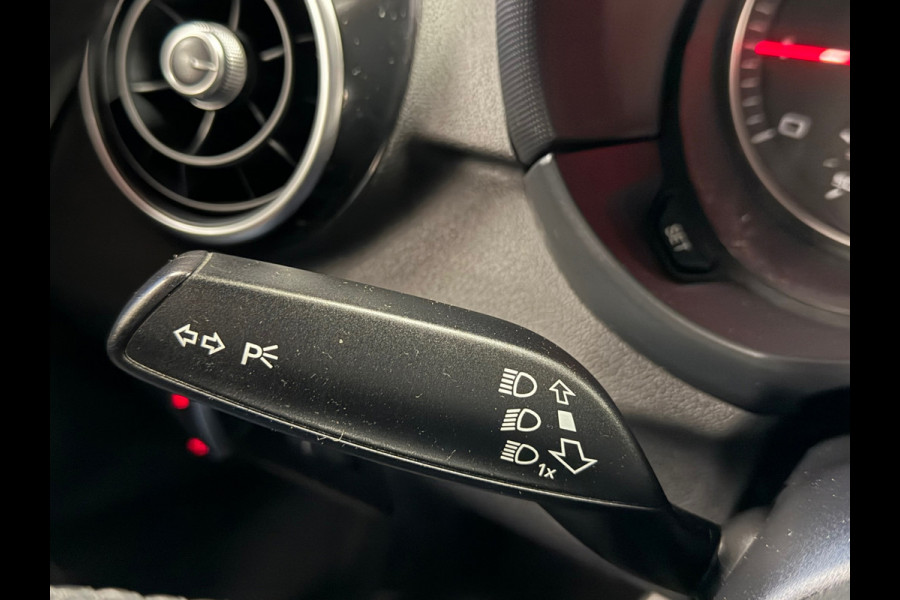 Audi A1 1.0 TFSI Advance Sport S-TRONIC AUT. AIRCO CRUISE NAVIGATIE PDC BLUETOOTH STOELVERWARMING