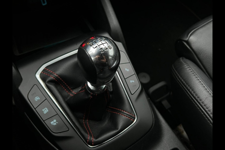 Ford Focus Wagon 1.5 EcoBoost ST Line Business NL AUTO | CARPLAY | CAMERA | LEDER | DEALER ONDERH | AFN. TREKHAAK | STUURWIEL VERW |