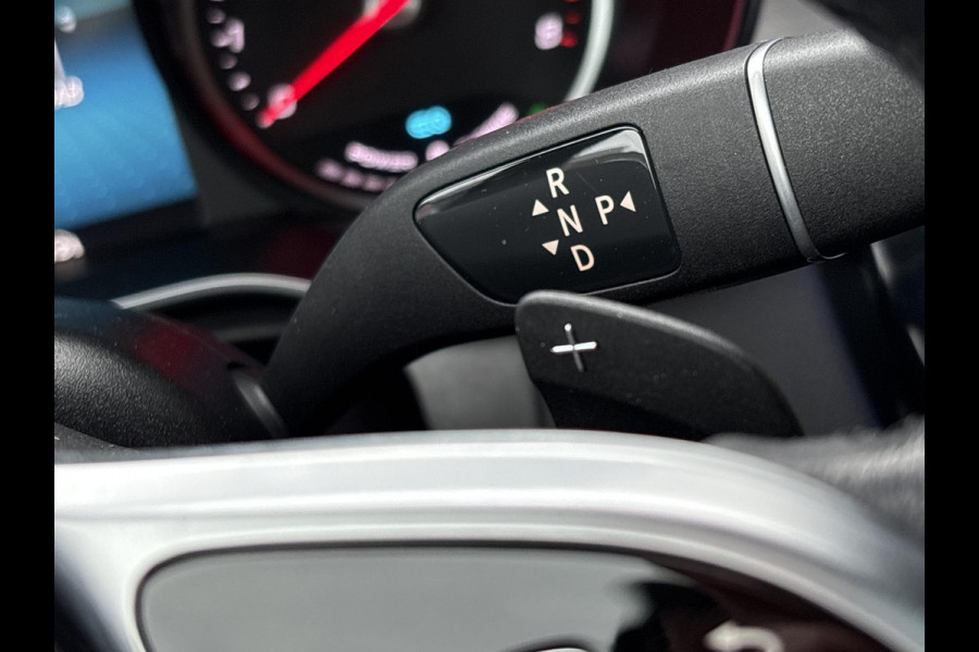 Mercedes-Benz C-Klasse Estate 300 e Avantgarde 320pk PHEV | Trekhaak | Adaptive cruise control | Stoelverwarming | Dodehoeksensoren | Elektrische stoelen met geheugenfunctie | Head up Display |