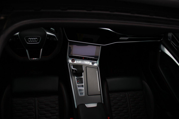 Audi A6 Avant RS 6 TFSI quattro