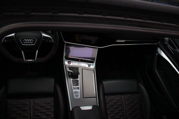 Audi A6 Avant RS 6 TFSI quattro