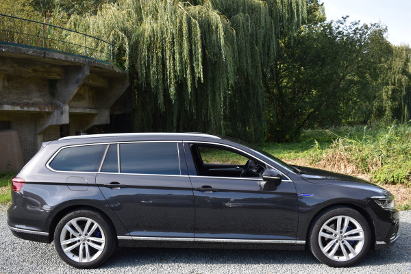 Volkswagen Passat Variant 218PK DSG HYBRID GTE BUSINESS TREKHAAK/IQ-LIGHT/VIRTUAL/LEDER
