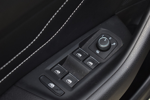 Volkswagen Passat Variant 218PK DSG HYBRID GTE BUSINESS TREKHAAK/IQ-LIGHT/VIRTUAL/LEDER