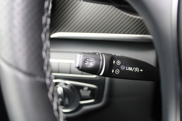 Mercedes-Benz V-Klasse 300d / DC / AMG / Panorama / 4.000km!! / Burmester / 360 Cam / Vol Opties / NIEUWSTAAT