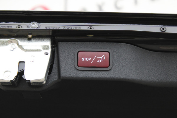 Mercedes-Benz V-Klasse 300d / DC / AMG / Panorama / 4.000km!! / Burmester / 360 Cam / Vol Opties / NIEUWSTAAT