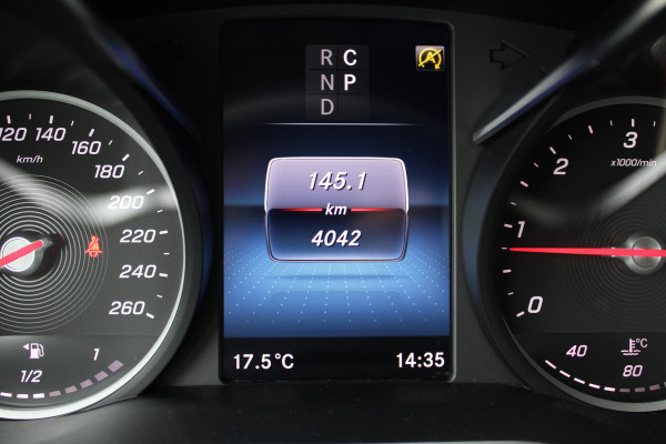 Mercedes-Benz V-Klasse 300d / DC / AMG / Panorama / 4.000km!! / Burmester / 360 Cam / Vol Opties / NIEUWSTAAT