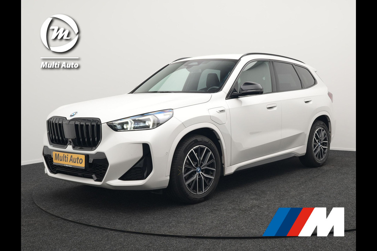 BMW X1 xDrive30e M-Sport Plug In Hybrid 326pk Dealer O.H PHEV | Adaptive Cruise | 360 Camera | Head Up | Adaptive Onderstel | Lederen Sportstoelen Massage & Memory | Harman Kardon | Widescreen Navi | Keyless | Sfeerverlichting |