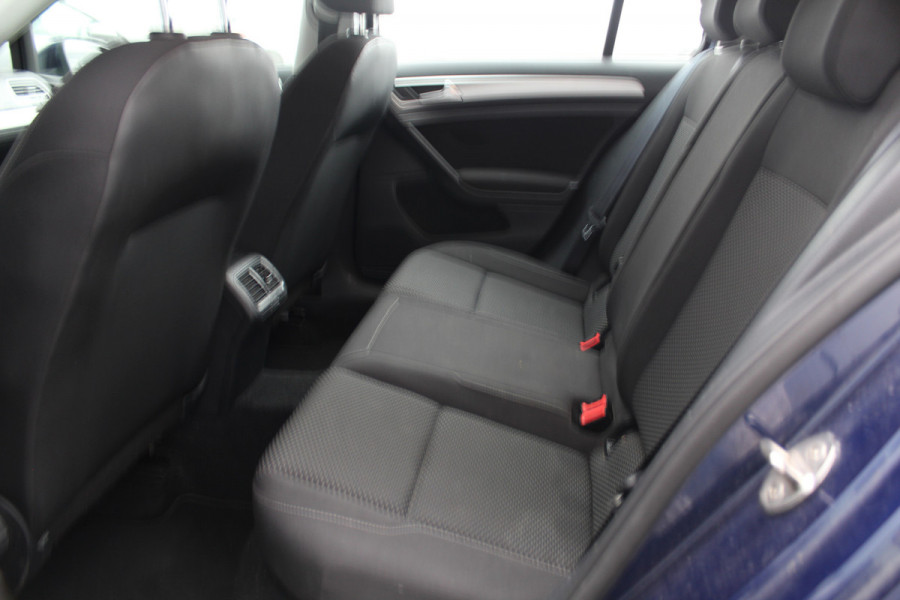 Volkswagen Golf 1.0-86pk TSI Trendline. Trekhaak, Achteruitrijcamera, Pdc, Navi, Cruise,