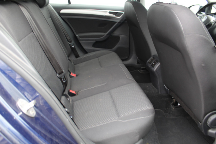 Volkswagen Golf 1.0-86pk TSI Trendline. Trekhaak, Achteruitrijcamera, Pdc, Navi, Cruise,