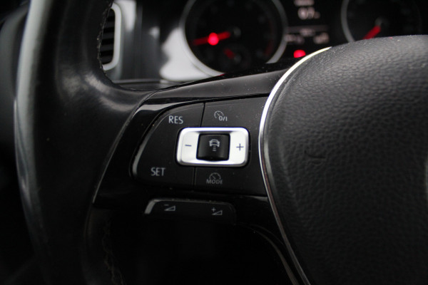Volkswagen Golf 1.0-86pk TSI Trendline. Trekhaak, Achteruitrijcamera, Pdc, Navi, Cruise,