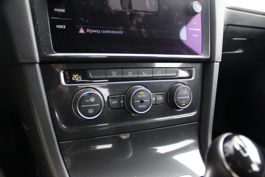 Volkswagen Golf 1.0-86pk TSI Trendline. Trekhaak, Achteruitrijcamera, Pdc, Navi, Cruise,