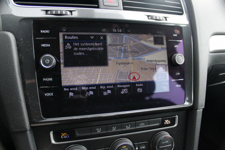 Volkswagen Golf 1.0-86pk TSI Trendline. Trekhaak, Achteruitrijcamera, Pdc, Navi, Cruise,