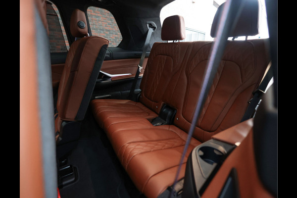 BMW X7 40d xDrive | Oxford Green - Skylounge - Trekhaak