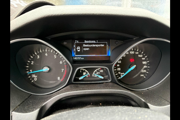 Ford FOCUS Wagon 1.0 Ecoboost Titanium 125pk Trekhaak | Navigatie | Apple Carplay, Android Auto | Voorruit verwarming | Dealer onderhouden