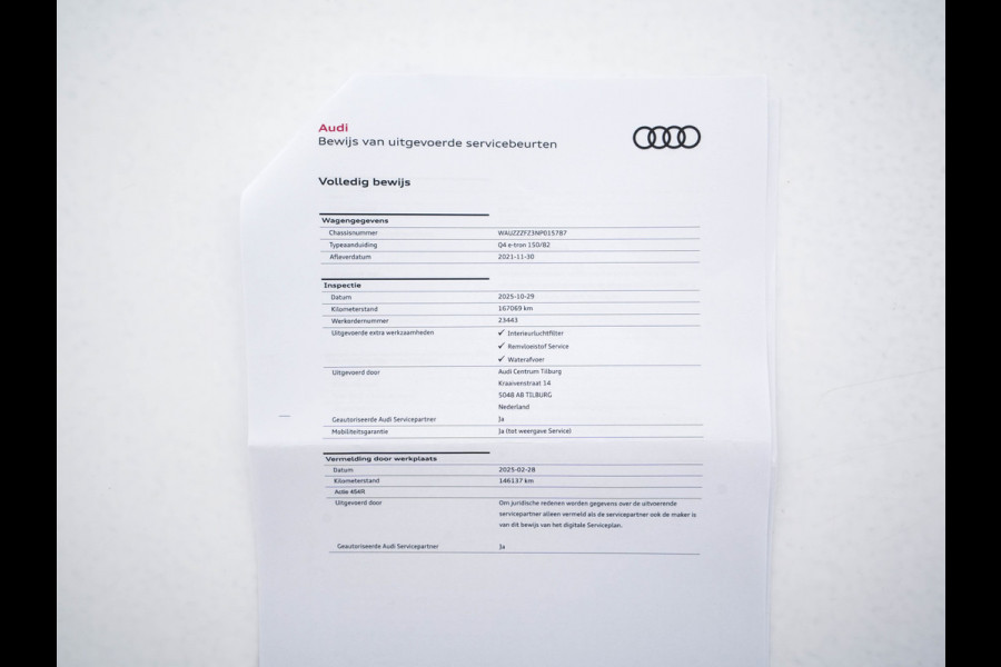 Audi Q4 e-tron 40 S-Line Competition Launch edition 77 kWh [ 3-Fase ] {SOH-87%} (INCL-BTW) *HEAT-PUMP | PANO | LEATHER-FABRIC | MATRIX-LED | ADAPTIVE-CRUISE | HEATED-SPORTSEATS | AMBIENT-LIGHT | DIGI-COCKPIT | CAMERA | KEYLESS | NAVI-FULLMAP | ...