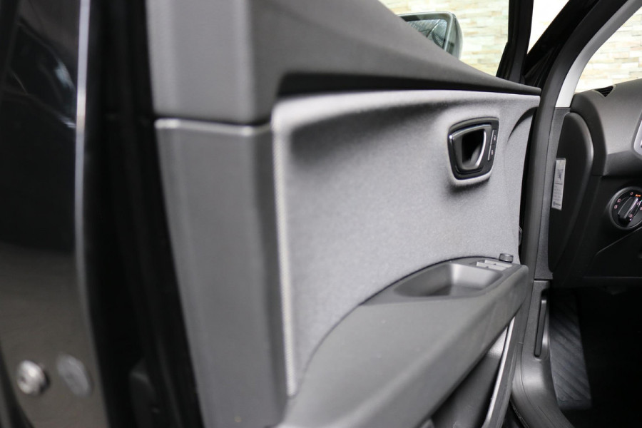 Seat Leon 1.0 EcoTSI Style Business Intense | AUTOMAAT | PDC | NAVI | NL AUTO | NAP |