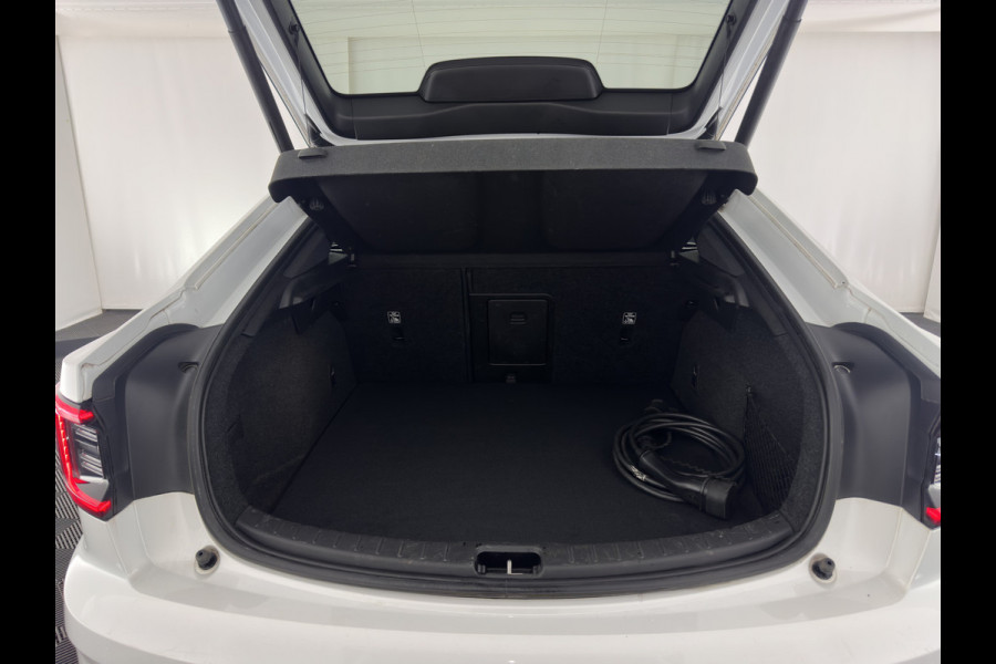 Polestar 2 Long Range Dual Motor Launch Edition 78kWh [ 3-Fase ] {SOH-92%} (INCL-BTW) *PANO | LEATHER | NAVI-FULLMAP | FULL-LED | BLIND-SPOT | KEYLESS | LANE-ASSIST | DIGI-COCKPIT | CARPLAY | DAB+ | HEATED-COMFORTSEATS | ECC | MEMORY-PACK | PDC | 20''ALU*