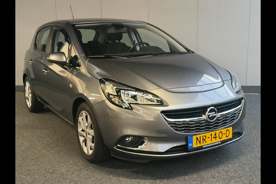 Opel Corsa 1.4 Online Edition 90PK uit 2017 Rijklaar + 12 maanden Bovag-garantie Henk Jongen Auto's in Helmond,  al 50 jaar service zoals 't hoort!