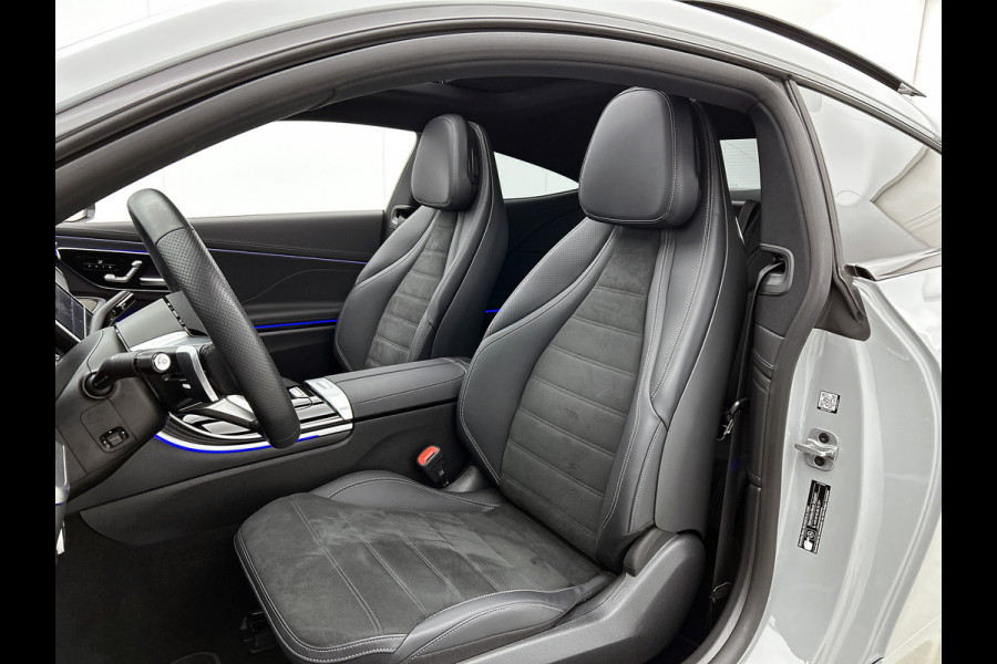 Mercedes-Benz CLE Coupé 300 e AMG Plug-In Hybride AMG Line Premium Plus | Night Pakket | Trekhaak | Distronic | Panorama Schuif-Kanteldak | Stuur en Stoelverwarming. Inclusief 24 maanden MB Certified garantie voor Europa.