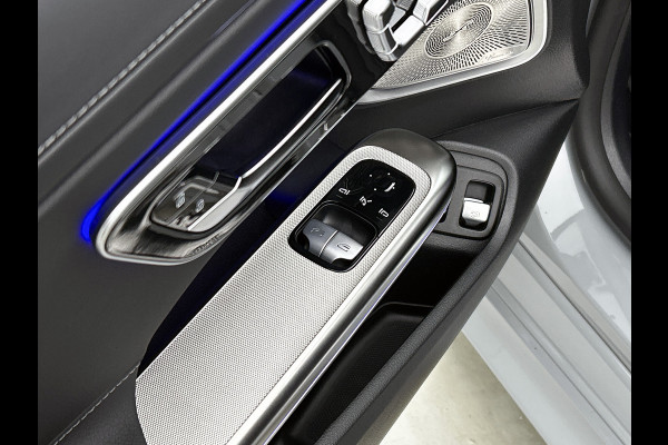 Mercedes-Benz CLE Coupé 300 e AMG Plug-In Hybride AMG Line Premium Plus | Night Pakket | Trekhaak | Distronic | Panorama Schuif-Kanteldak | Stuur en Stoelverwarming. Inclusief 24 maanden MB Certified garantie voor Europa.