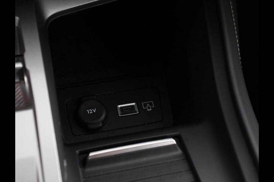 Peugeot 308 1.2 PureTech GT Climate control Adaptive cruise control Parkeersensoren Achteruitrijcamera Navigatie  LED Apple Carplay/ Android Auto