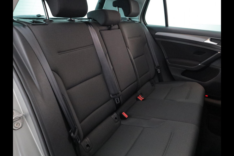 Volkswagen Golf 1.0 TSI Comfortline 115pk 6bak| LM-velgen| Navi| extra getint glas|