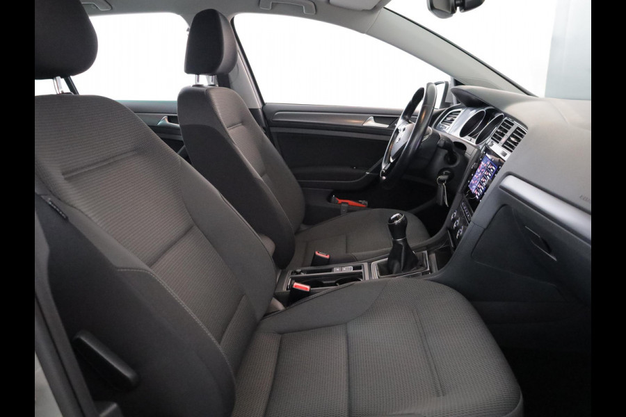 Volkswagen Golf 1.0 TSI Comfortline 115pk 6bak| LM-velgen| Navi| extra getint glas|