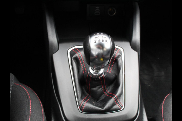 Ford Focus 1.0 EcoBoost Hybrid ST Line Navigatie Climate Control Led Dab Camera Parkeer sensoren Cruise Control Lichtmetalen velgen