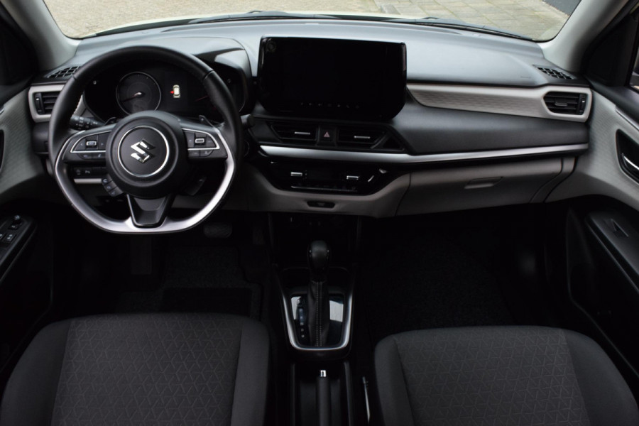 Suzuki Swift 1.2 Style Smart Hybrid|Carplay|Camera