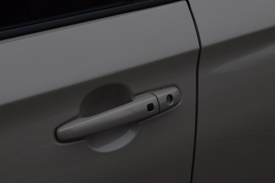 Suzuki Swift 1.2 Style Smart Hybrid|Carplay|Camera