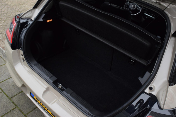 Suzuki Swift 1.2 Style Smart Hybrid|Carplay|Camera